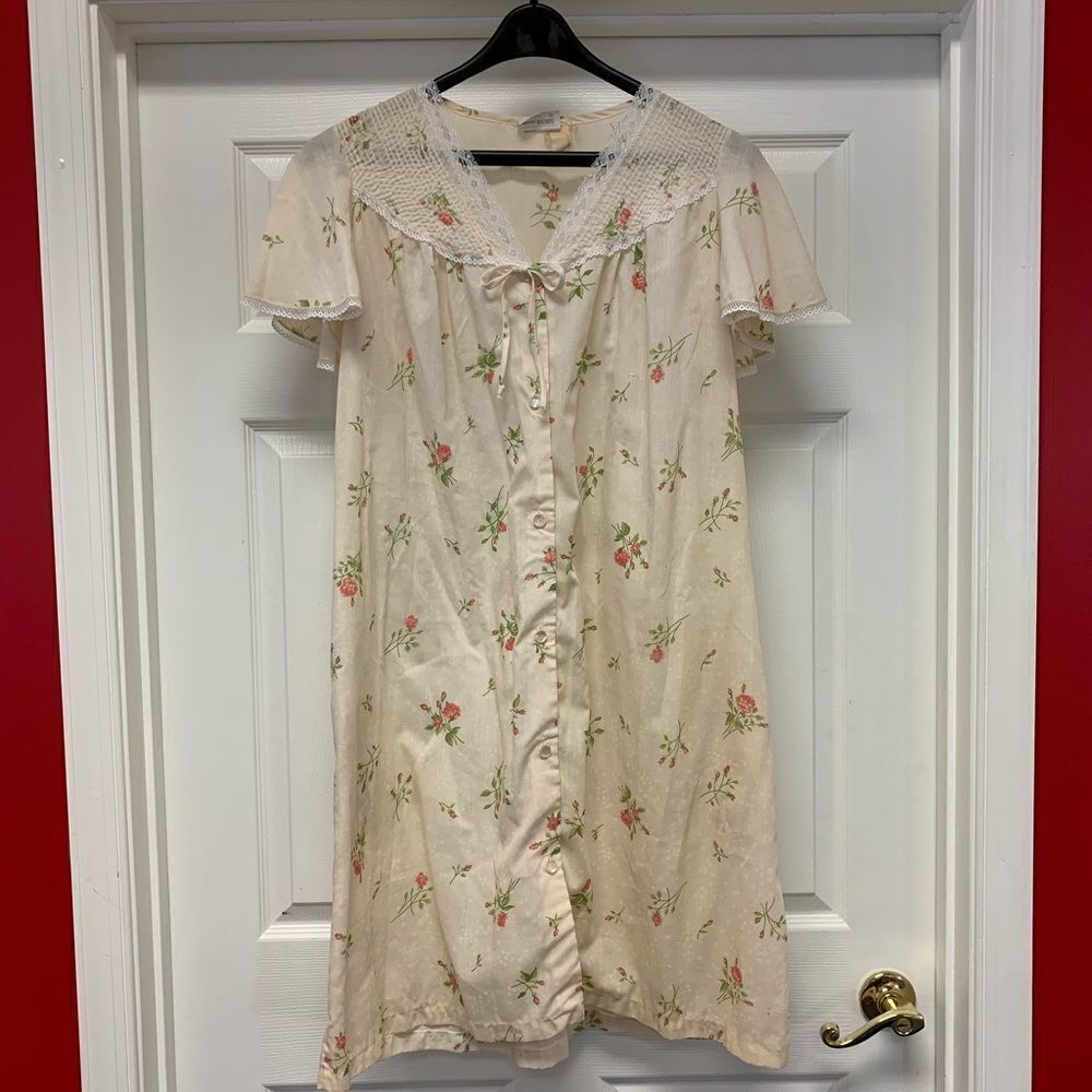 Vintage JC Penney Button Down Light Robe sz M